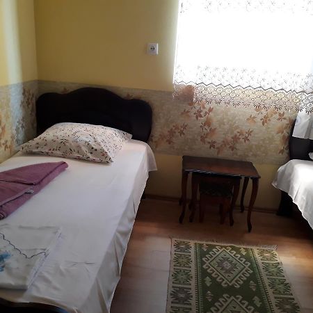 Guest House Nino Batoumi Extérieur photo
