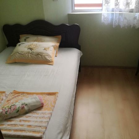 Guest House Nino Batoumi Extérieur photo