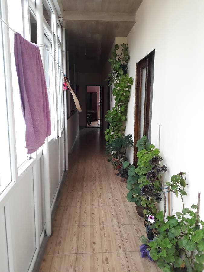 Guest House Nino Batoumi Extérieur photo