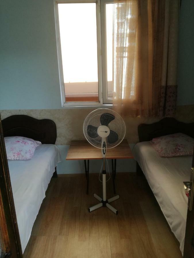 Guest House Nino Batoumi Extérieur photo