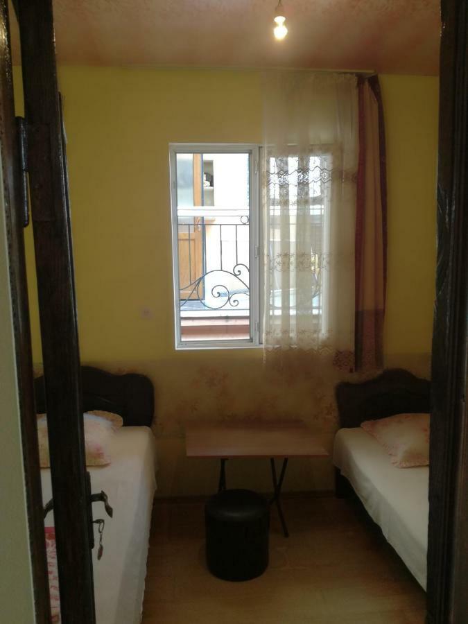 Guest House Nino Batoumi Extérieur photo
