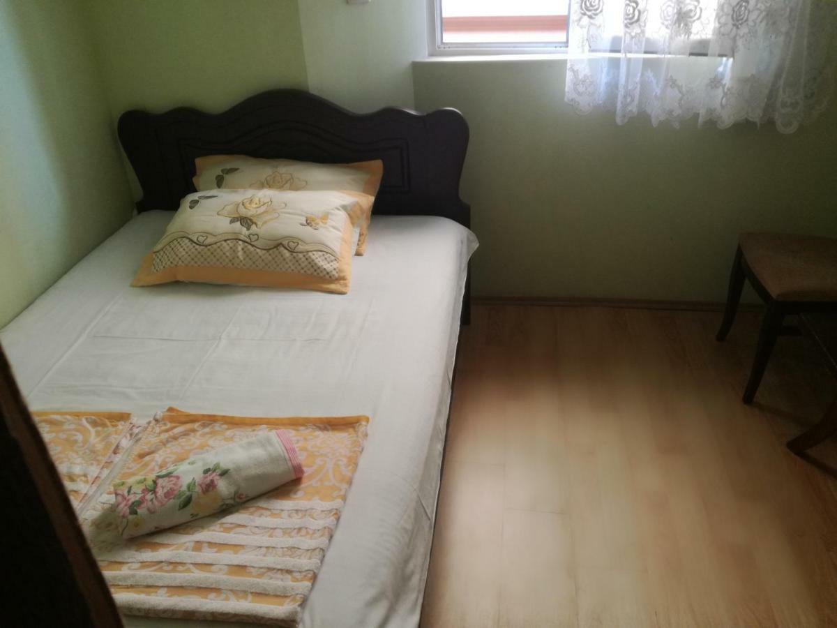Guest House Nino Batoumi Extérieur photo